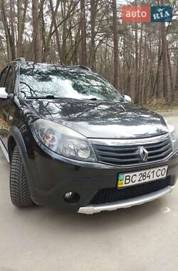 Хэтчбек Renault Sandero 2011 в Львове