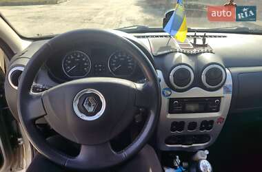 Хетчбек Renault Sandero 2012 в Вараші