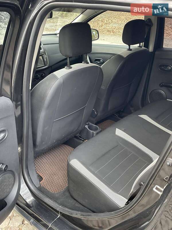 Хетчбек Renault Sandero 2017 в Львові