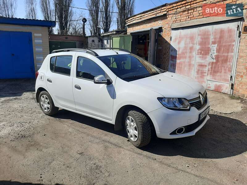 Renault Sandero 2013