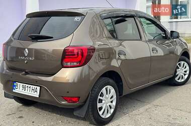 Хетчбек Renault Sandero 2021 в 