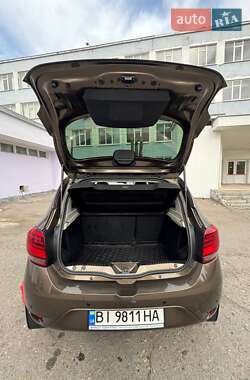 Хетчбек Renault Sandero 2021 в 