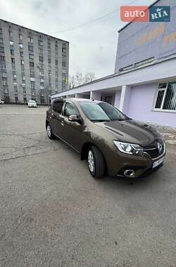 Хетчбек Renault Sandero 2021 в 