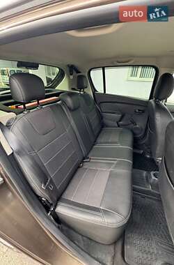 Хетчбек Renault Sandero 2021 в 
