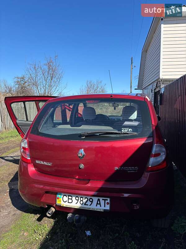 Хэтчбек Renault Sandero 2011 в Бахмаче