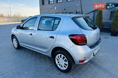 Хетчбек Renault Sandero 2020 в 