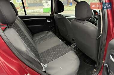 Хэтчбек Renault Sandero 2011 в 