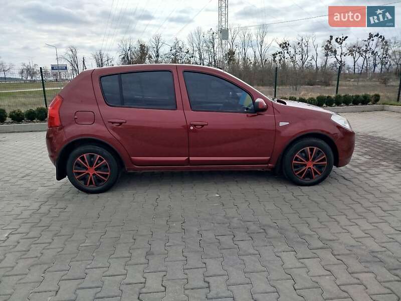 Renault Sandero 2012