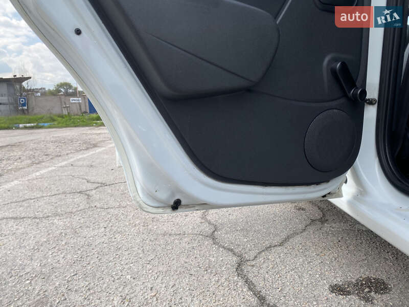 Хэтчбек Renault Sandero 2012 в Запорожье