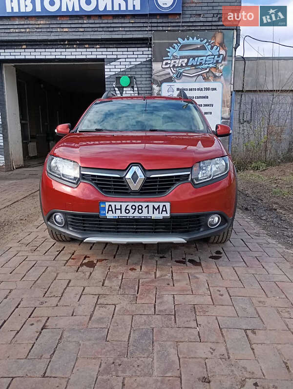 Хэтчбек Renault Sandero 2016 в 