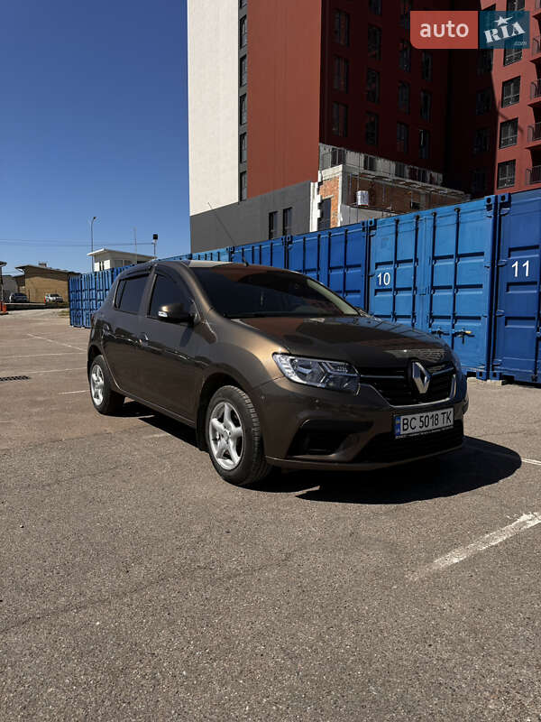Хетчбек Renault Sandero 2021 в 