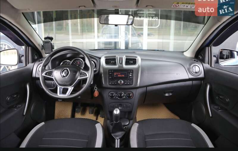 Хэтчбек Renault Sandero 2017 в Харькове