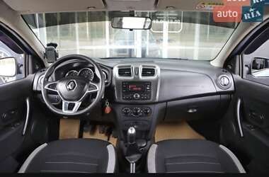 Хетчбек Renault Sandero 2017 в 