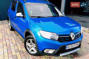 Хетчбек Renault Sandero 2017 в 