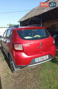 Хэтчбек Renault Sandero 2013 в 