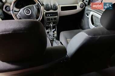 Хэтчбек Renault Sandero 2010 в 
