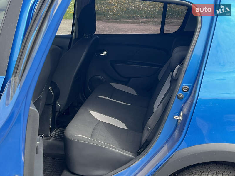 Хетчбек Renault Sandero 2015 в Глухові