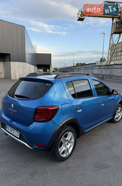 Хетчбек Renault Sandero 2017 в 