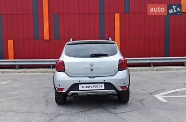 Хетчбек Renault Sandero 2021 в 