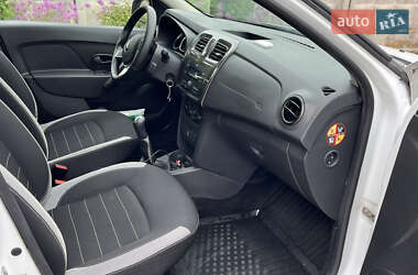 Хэтчбек Renault Sandero 2018 в 
