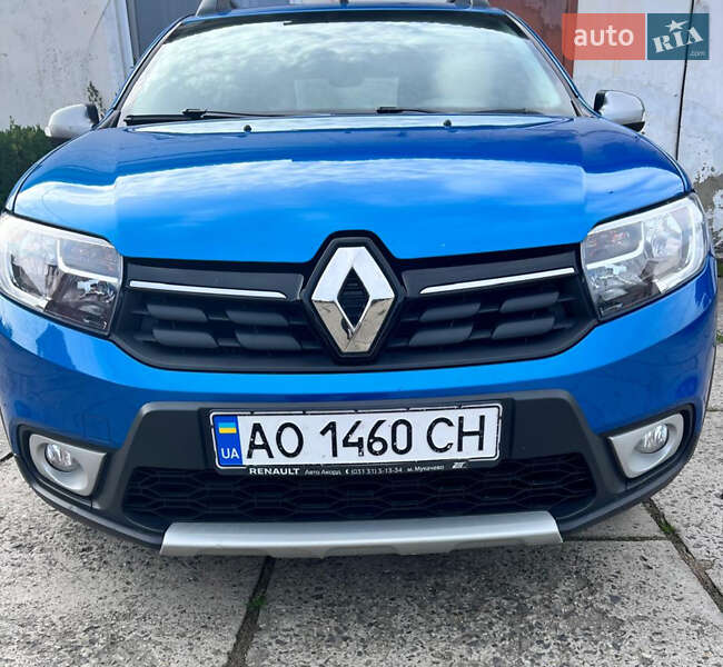 Хэтчбек Renault Sandero 2017 в Берегово