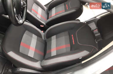 Хетчбек Renault Sandero 2019 в 