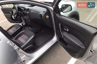 Хетчбек Renault Sandero 2019 в 