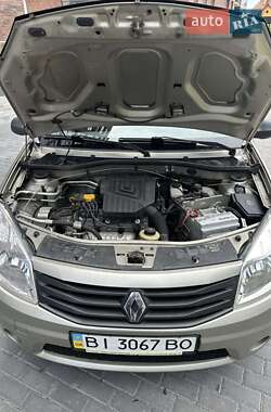 Хетчбек Renault Sandero 2012 в Полтаві