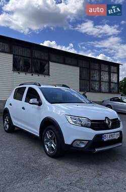Хэтчбек Renault Sandero 2017 в 