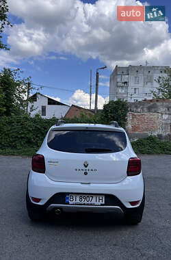 Хэтчбек Renault Sandero 2017 в 