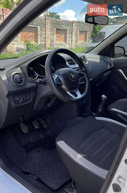 Хэтчбек Renault Sandero 2017 в 
