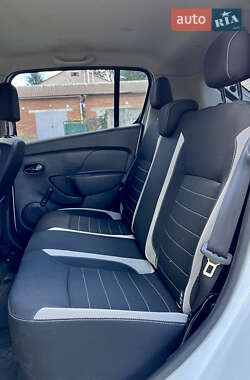 Хэтчбек Renault Sandero 2017 в 