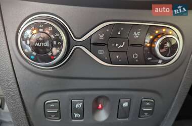 Хетчбек Renault Sandero 2018 в 