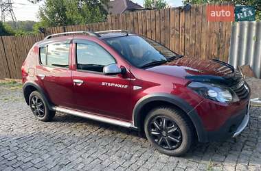 Хэтчбек Renault Sandero 2012 в Харькове