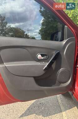 Хэтчбек Renault Sandero 2019 в 