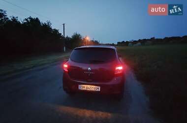 Хетчбек Renault Sandero 2013 в Краснограді