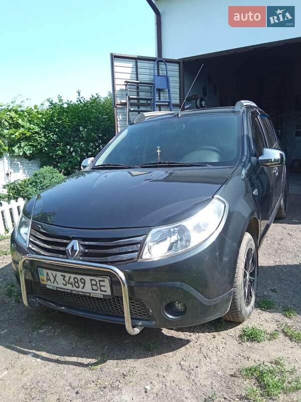 Хэтчбек Renault Sandero 2010 в Харькове