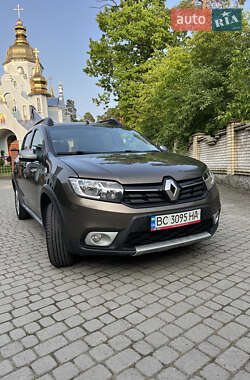 Хэтчбек Renault Sandero 2017 в Львове
