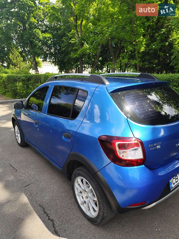 Хэтчбек Renault Sandero 2013 в Новгород-Северском