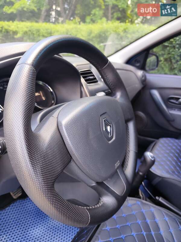 Хэтчбек Renault Sandero 2013 в Новгород-Северском