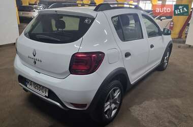 Хэтчбек Renault Sandero 2021 в 