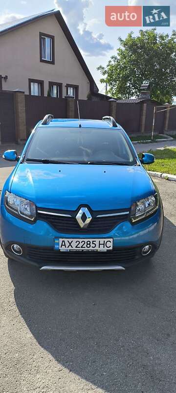 Хэтчбек Renault Sandero 2014 в 