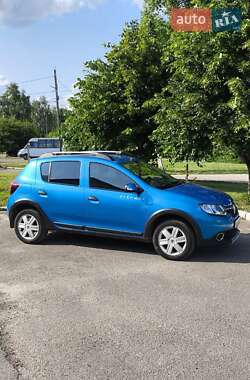 Хэтчбек Renault Sandero 2014 в 