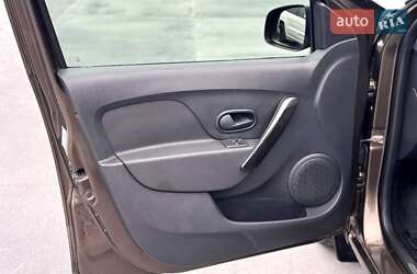 Хэтчбек Renault Sandero 2020 в 