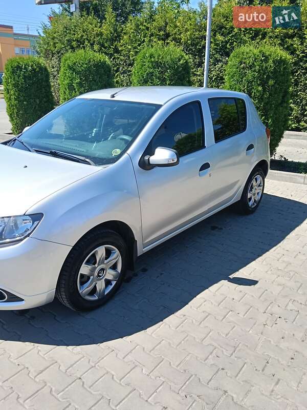 Хэтчбек Renault Sandero 2013 в Луцке