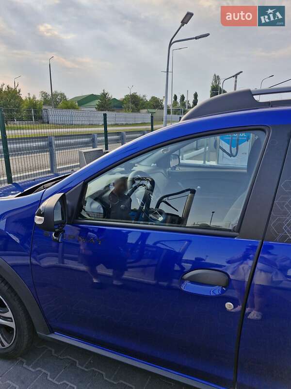 Хэтчбек Renault Sandero 2020 в Киеве