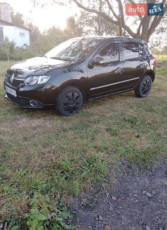 Хетчбек Renault Sandero 2013 в Тучині