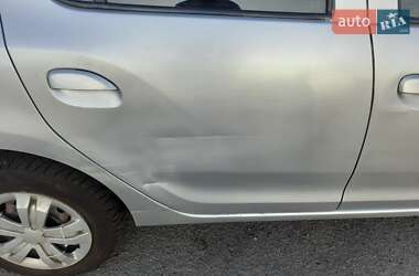 Хэтчбек Renault Sandero 2013 в 