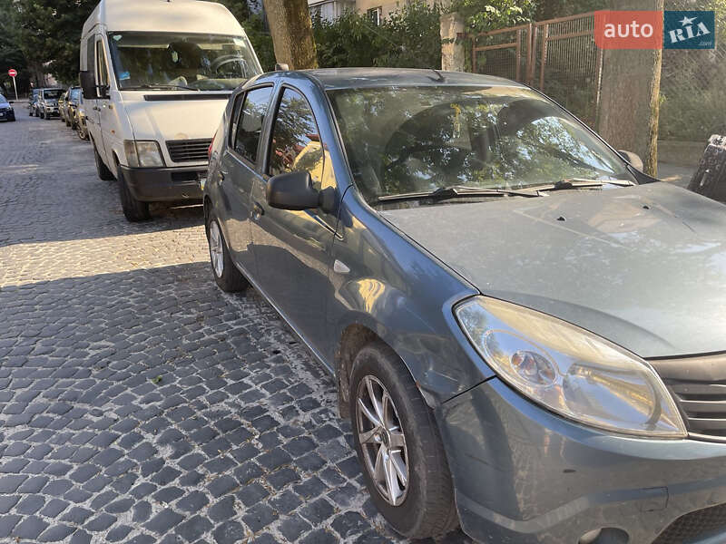 Хетчбек Renault Sandero 2010 в Львові