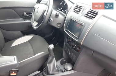 Хэтчбек Renault Sandero 2013 в 